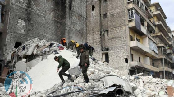 مصرع 10 أشخاص في انهيار مبنى بمدينة حلب شمال سوريا