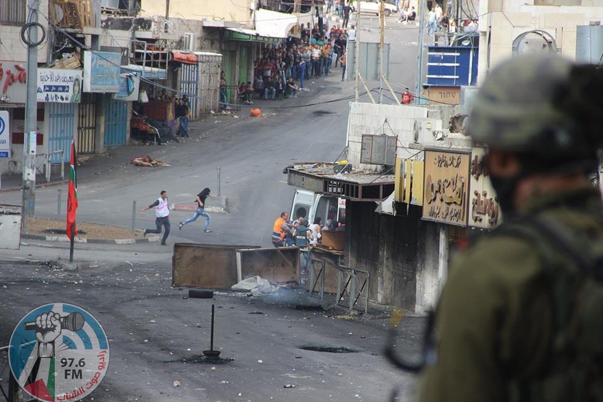 إصابة فتى واعتقال 4 مواطنين خلال مواجهات مع الاحتلال في الخليل