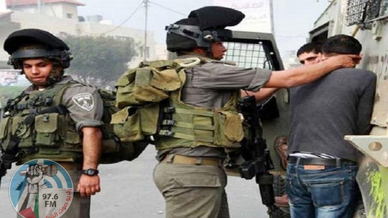 الاحتلال يعتقل مواطنين غرب بيت لحم