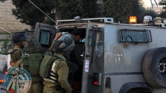 الاحتلال يعتقل اربعة مواطنين من الخليل
