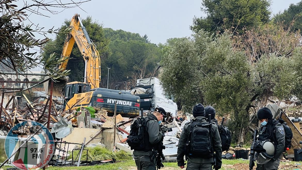 الاحتلال يهدم منزلا من طابقين في قرية قبيا غرب رام الله