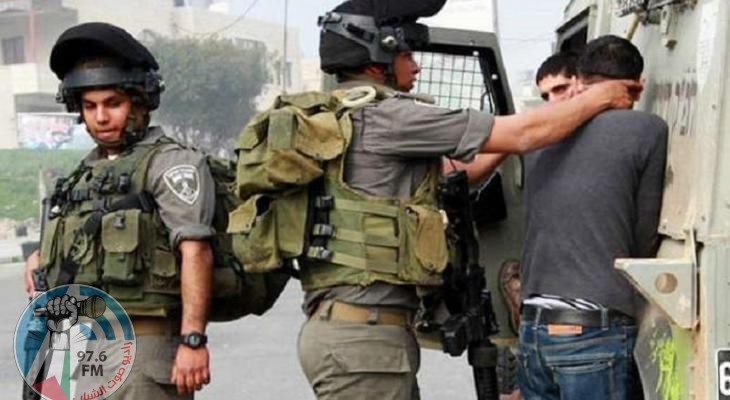 الاحتلال يعتقل مواطنا من الظاهرية جنوب الخليل