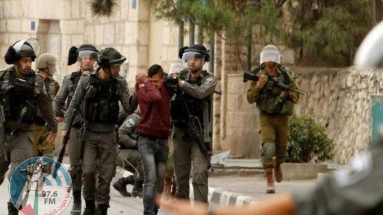 الاحتلال يعتقل أربعة مواطنين من الخليل