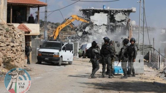 الاحتلال يهدم ورشة لتصليح المركبات ببلدة شعفاط في القدس
