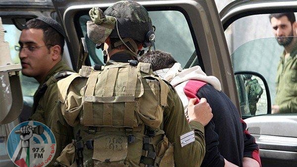 قوات الاحتلال تعتقل شابين من بيت لحم