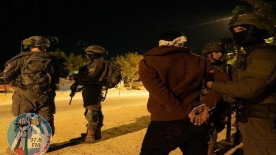 الاحتلال يعتقل ثلاثة مواطنين ويداهم منزلين في نابلس