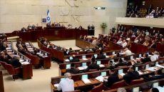 "الكنيست" تصادق على قانون "يحصن" نتنياهو الذي يحاكم بتهم فساد