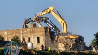 الاحتلال يهدم منزلا قيد الإنشاء في دير عمار غرب رام الله