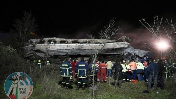 32 قتيلاً و85 جريحاً في حادث تصادم بين قطارين في اليونان
