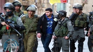 الاحتلال يعتقل سبعة مواطنين بينهم فتى من الخليل