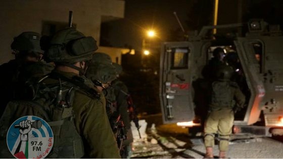 نابلس: الاحتلال يعتقل ثلاثة مواطنين ويصيب آخرين بالاختناق
