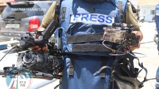 "الإعلام" جيش الاحتلال يستهدف الصحفيين لإخفاء جريمته في جنين