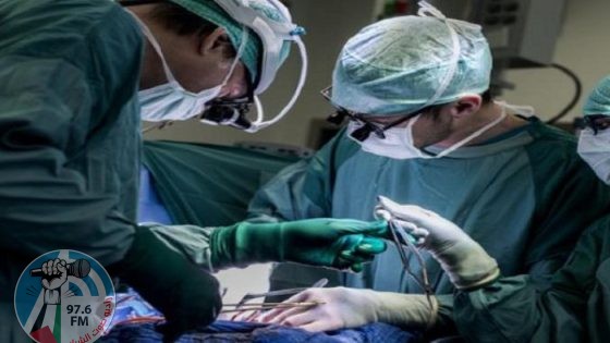 الأطباء ينقذون رجلا علق "أخطبوط" في حلقه
