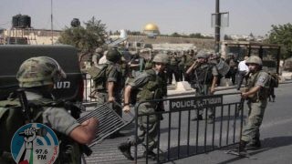 الاحتلال يعتقل شابين ويحول القدس الى ثكنة عسكرية