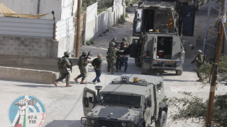 الاحتلال يعتقل 3 مواطنين من مخيم عقبة جبر جنوب أريحا