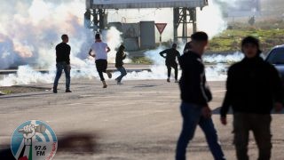 إصابة شاب بالرصاص الحي خلال مواجهات مع الاحتلال في قلقيلية