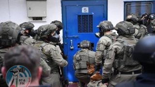 إدارة سجون الاحتلال تغلق كافة الأقسام في السجون