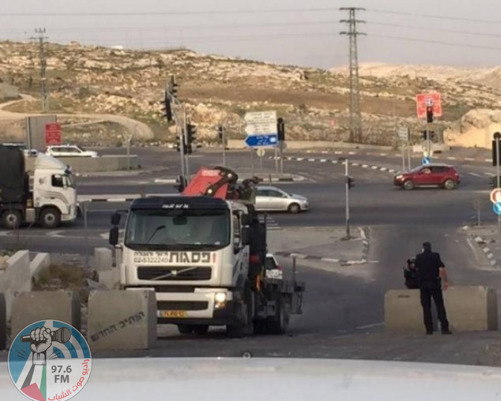قوات الاحتلال تغلق المدخل الشرقي لحوسان غرب بيت لحم