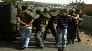 الاحتلال يعتقل 15 مواطنا من رام الله أغلبيتهم من كفر نعمة
