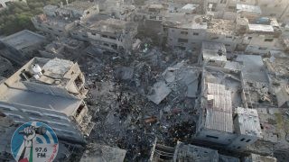 طيران الاحتلال يستهدف محيط مجمع الشفاء الطبي بمدينة غزة