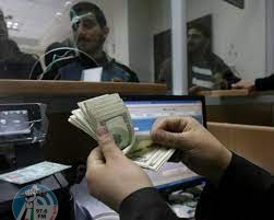 بدء صرف مساعدات مالية لعمال قطاع غزة المتواجدين في الضفة