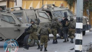 الاحتلال يعتقل سبعة مواطنين من الخليل