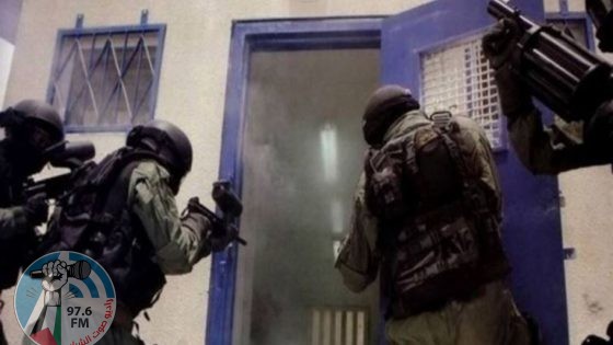 قوات القمع تنفذ عمليات اقتحام واعتداءات واسعة في معتقل "نفحة"