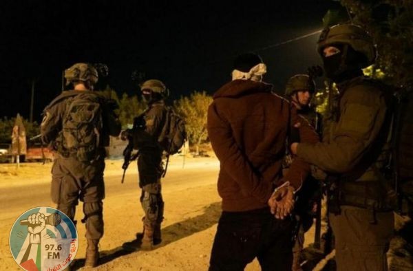 الاحتلال يعتقل 11 مواطنا من بيت فوريك شرق نابلس
