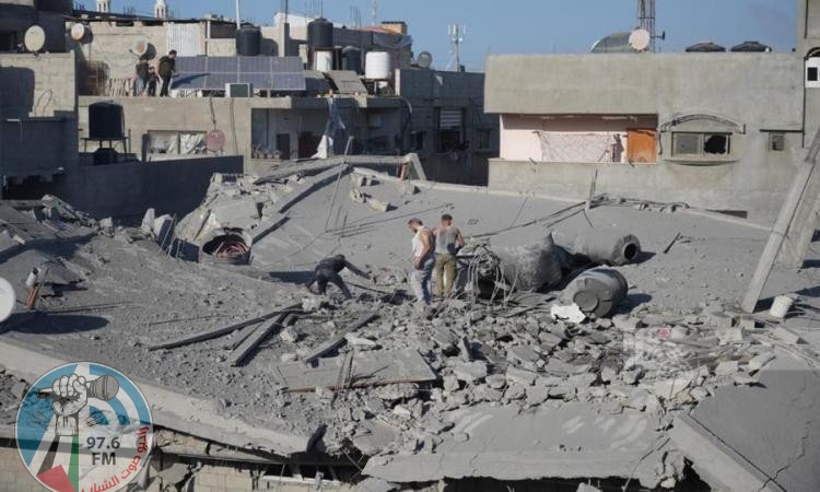 20 شهيدا جراء قصف طائرات الاحتلال الإسرائيلي منزلاً في مخيم النصيرات