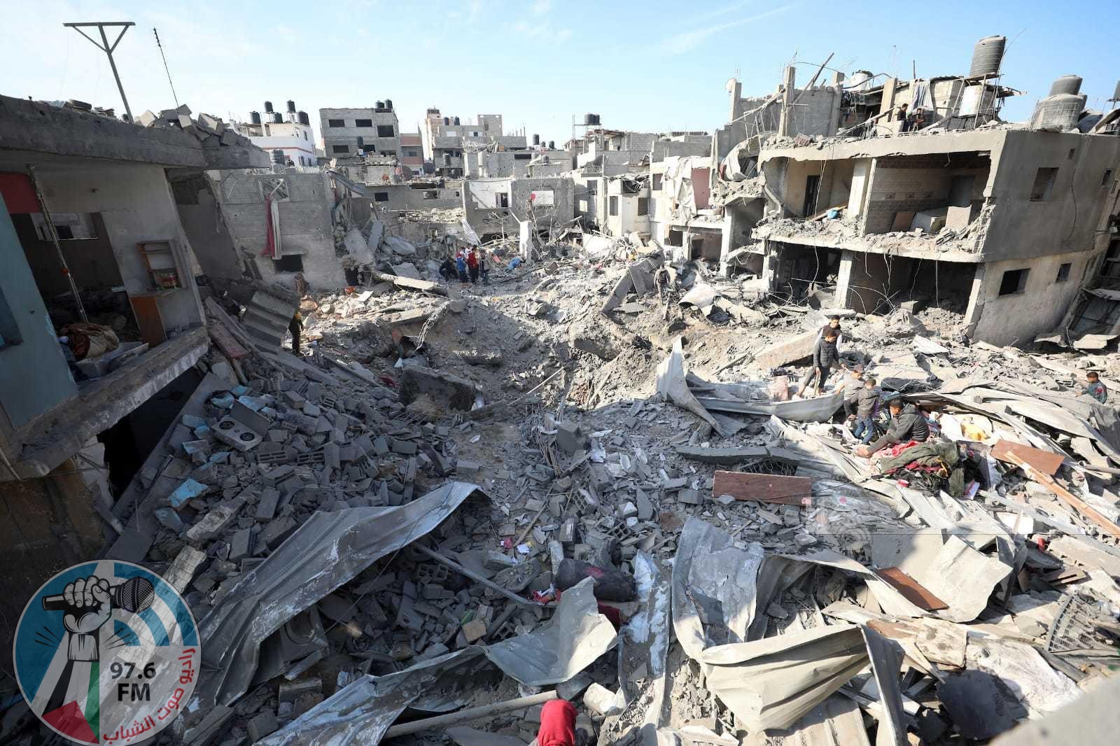 الاحتلال يواصل قصف مناطق وسط وجنوب قطاع غزة