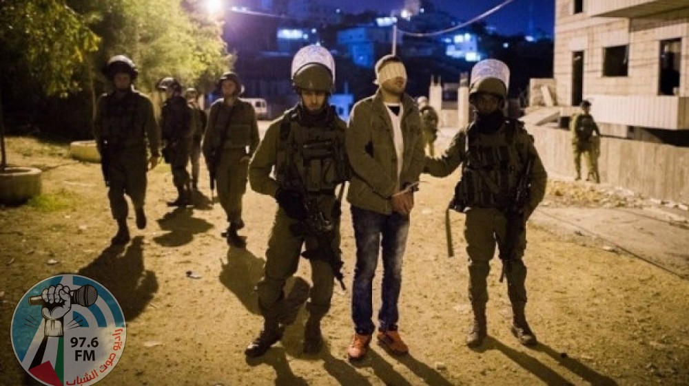 الاحتلال يعتقل 5 مواطنين من رام الله بينهم طالب جامعي