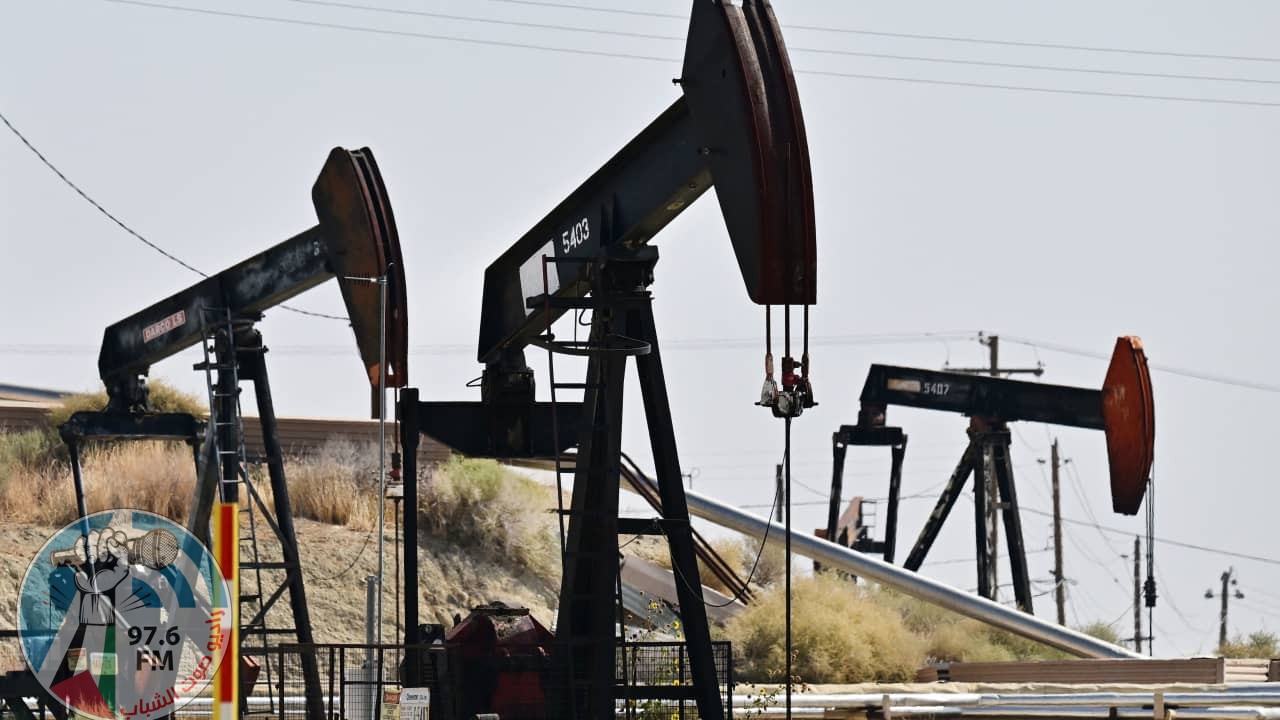 النفط يتعافى من أدنى مستوياته في أشهر بعد قرار للفيدرالي الأمريكي