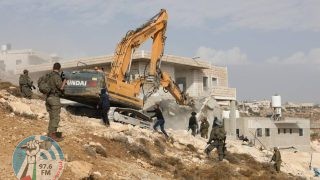 الاحتلال يهدم منزلا من طابقين في بلدة بني نعيم شرق الخليل