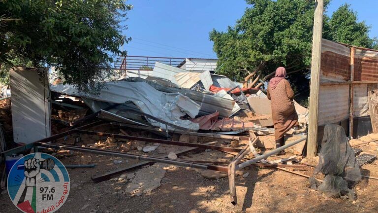 الاحتلال يهدم 5 منازل وثلاث برك زراعية شرق نابلس