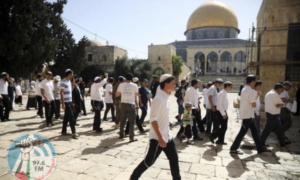 عشرات المستعمرين يقتحمون المسجد الأقصى