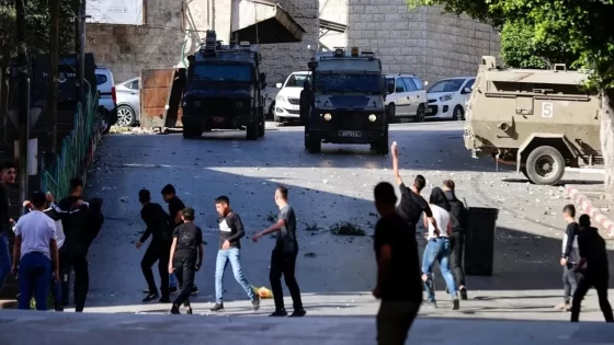 إصابات واعتقالات بينهم سيدتان خلال اقتحام الاحتلال مناطق في طولكرم