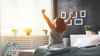 8 عادات ينبغي تجنبها ليلًا للاستيقاظ منتعشًا كل صباح!