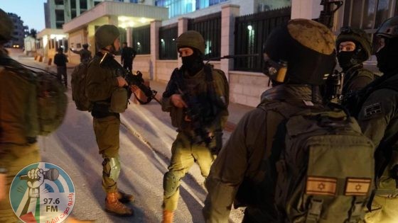 الاحتلال يعتقل 12 مواطنا من مدينة نابلس وقرية قبلان