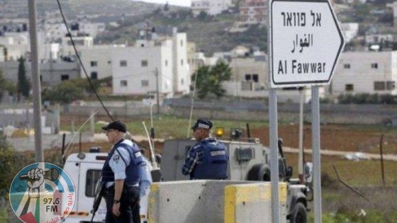 الاحتلال يعتقل ثلاثة مواطنين من مخيم الفوار جنوب الخليل