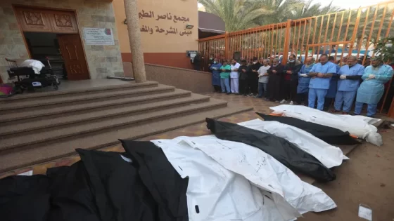 مصادر طبية : دفنا 150 جثمانا في ساحة مجمع ناصر الطبي