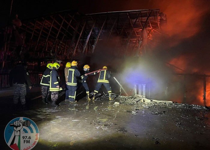بعمل متواصل لأكثر من سبع ساعات: "الدفاع المدني" يسيطر على حريق كبير اندلع في أحد المصانع الحيوية في الخليل