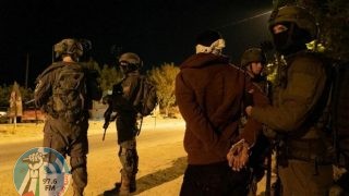 الاحتلال يعتقل عددا من المواطنين من بلدة دورا