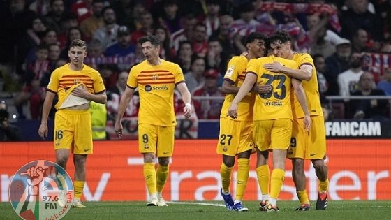 برشلونة يسحق أتلتيكو مدريد بثلاثية ويعتلي المركز الثاني