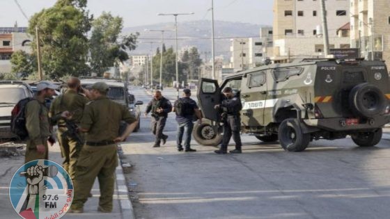 الاحتلال يعتقل ثلاثة مواطنين غرب سلفيت