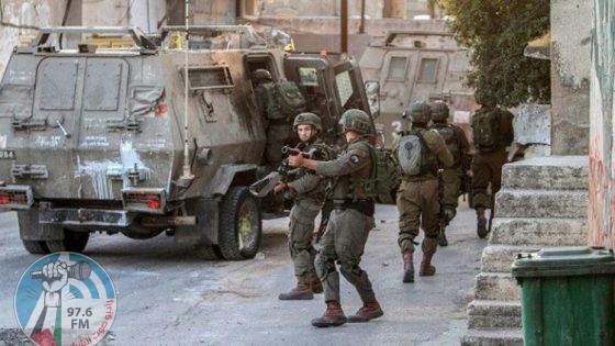 اصابة مواطن برصاص الاحتلال واعتقال شابين خلال اقتحام مخيم بلاطة