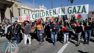 تظاهرة في لوس انجلوس تضامنا مع شعبنا ومطالبة بوقف العدوان على غزة