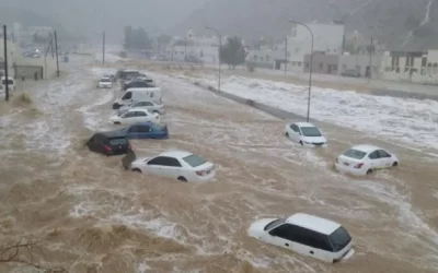 أمطار غزيرة وسيول في الامارات والداخلية تحذر المواطنين