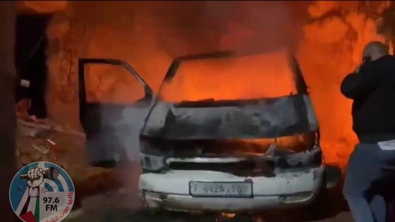 مستوطنون يحرقون منزلا ومركبة في اللبن الشرقية جنوب نابلس