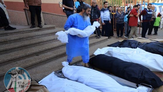 انتشال عشرات الجثامين من مقبرة جماعية بخان يونس