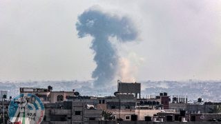 10 شهداء بينهم طفل خرج من رحم والدته في قصف تجمع لنازحين وسط القطاع